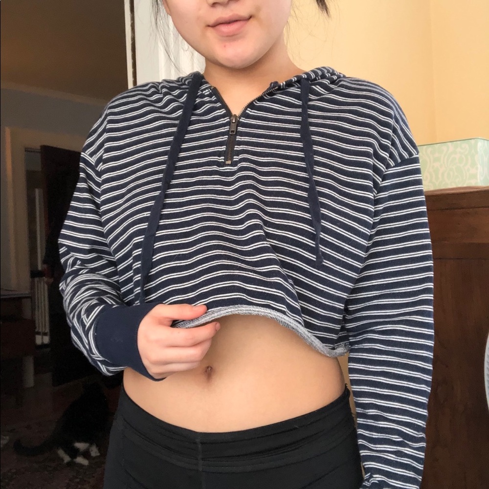 Cropped hoodie